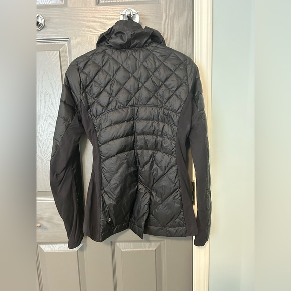 Lululemon Half Zip - Picture 6 of 8